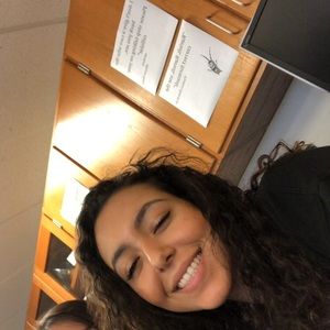 Meet your Posher, Yasmine